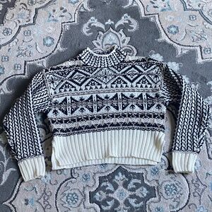 Chic Black and White Geometric Women's Turtleneck Sweater Size Large